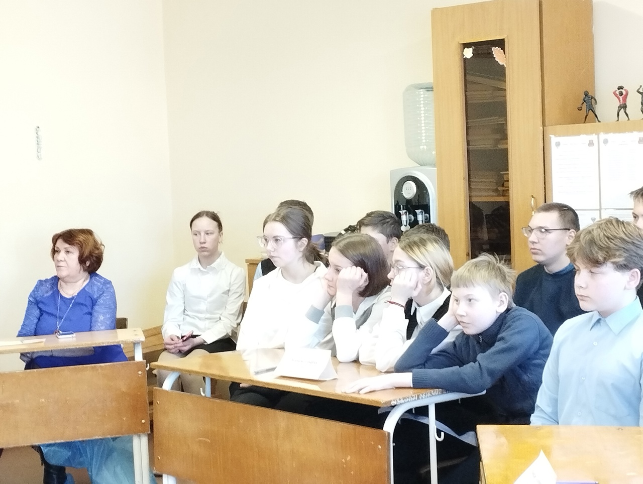 "Мы и космос: первые шаги во вселенную.".